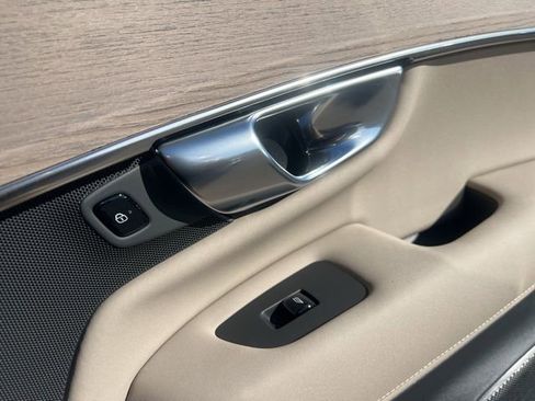 New 2026 Volvo XC90 B5 Core image 30