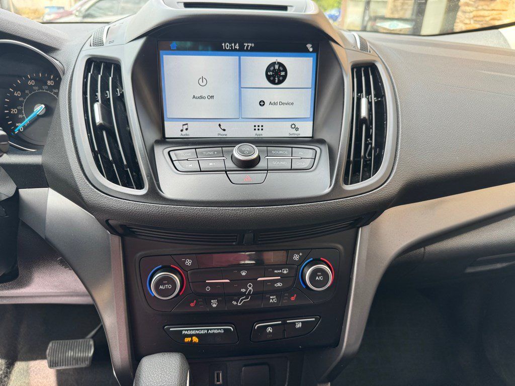 Used 2018 Ford Escape SE w/ SE Sync 3 Package AWD/4WD image 13