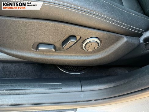 Used 2025 Genesis GV70 2.5T image 32