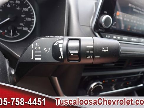 Used 2024 Nissan Rogue S FWD image 28