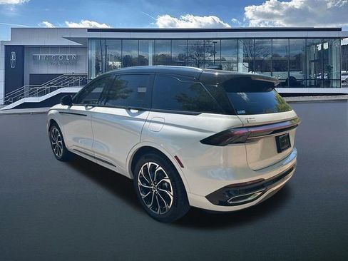 New 2026 Lincoln Nautilus Reserve AWD/4WD image 5