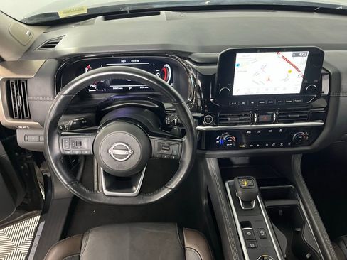 Used 2023 Nissan Pathfinder Platinum w/ Cargo Package image 12