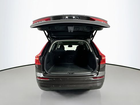 Certified 2022 Volvo XC60 B5 Momentum w/ Advanced Package image 27