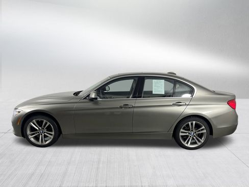 Used 2018 BMW 330i xDrive Sedan w/ Premium Package image 4
