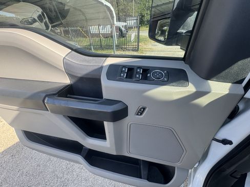 Used 2022 Ford F250 XL w/ Power Equipment Group AWD/4WD image 16