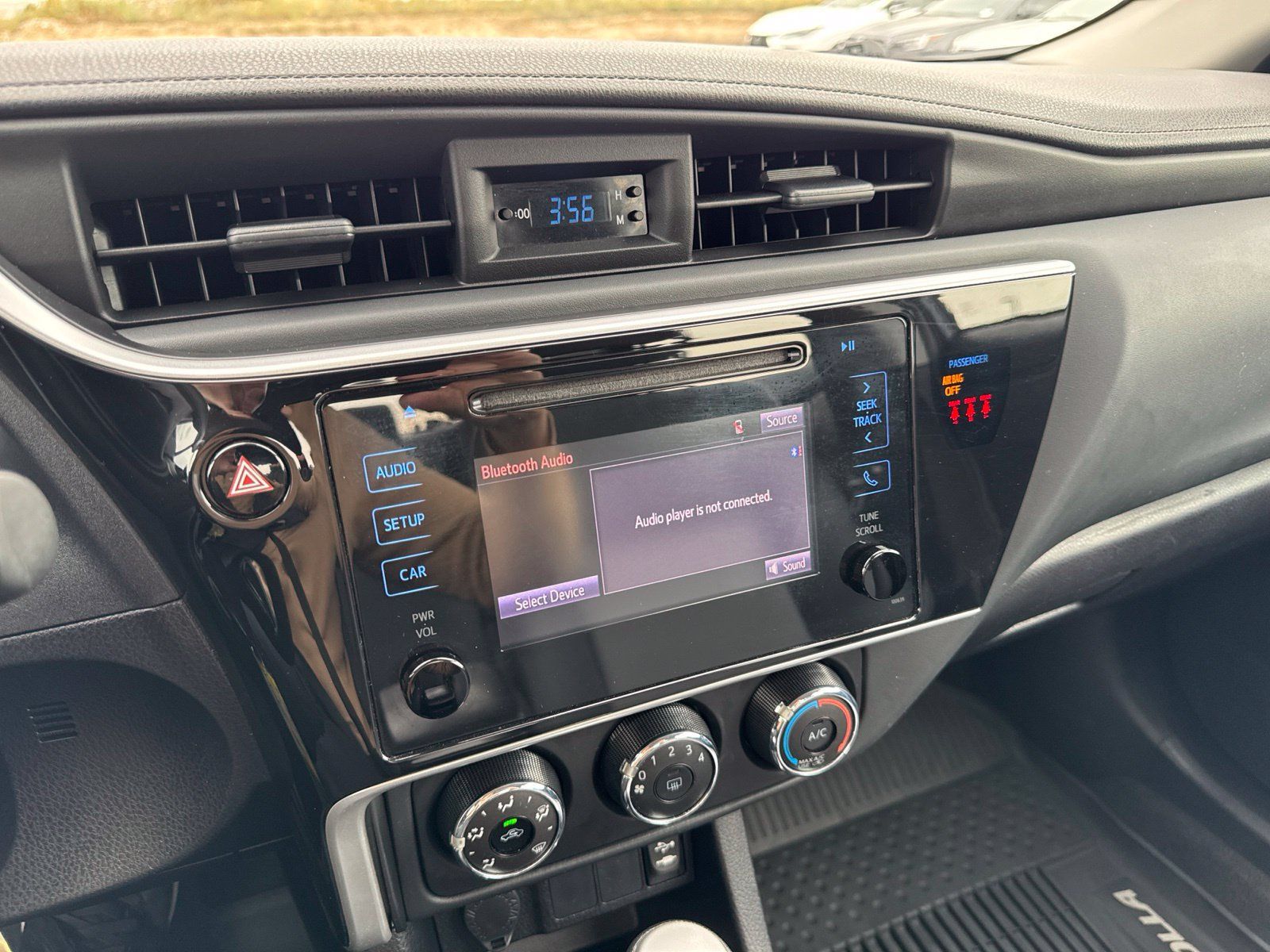 Used 2019 Toyota Corolla L w/ Body Protection Package FWD image 18
