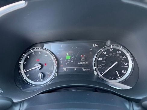 Used 2022 Toyota Highlander XLE AWD/4WD image 16
