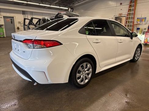 Used 2021 Toyota Corolla LE FWD image 6