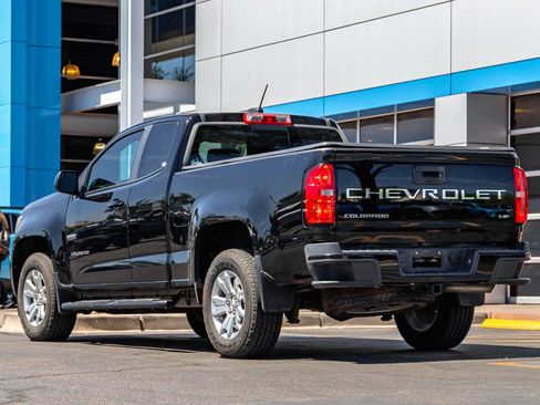 Used 2021 Chevrolet Colorado LT w/ LT Convenience Package RWD image 3