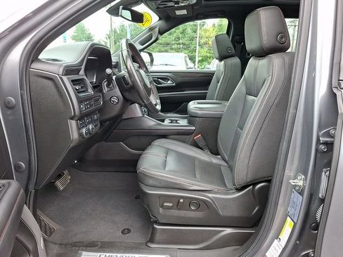 Used 2022 Chevrolet Suburban RST w/ Luxury Package AWD/4WD image 17
