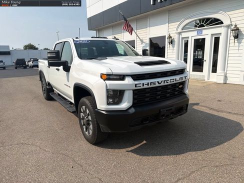 Used 2021 Chevrolet Silverado 2500 Custom w/ Custom Value Package AWD/4WD image 3