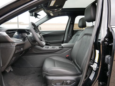 New 2026 Jeep Cherokee Overland image 7