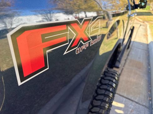 Used 2018 Ford F150 XLT w/ Equipment Group 302A Luxury image 6