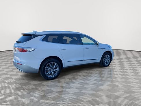 Used 2023 Buick Enclave Essence image 7