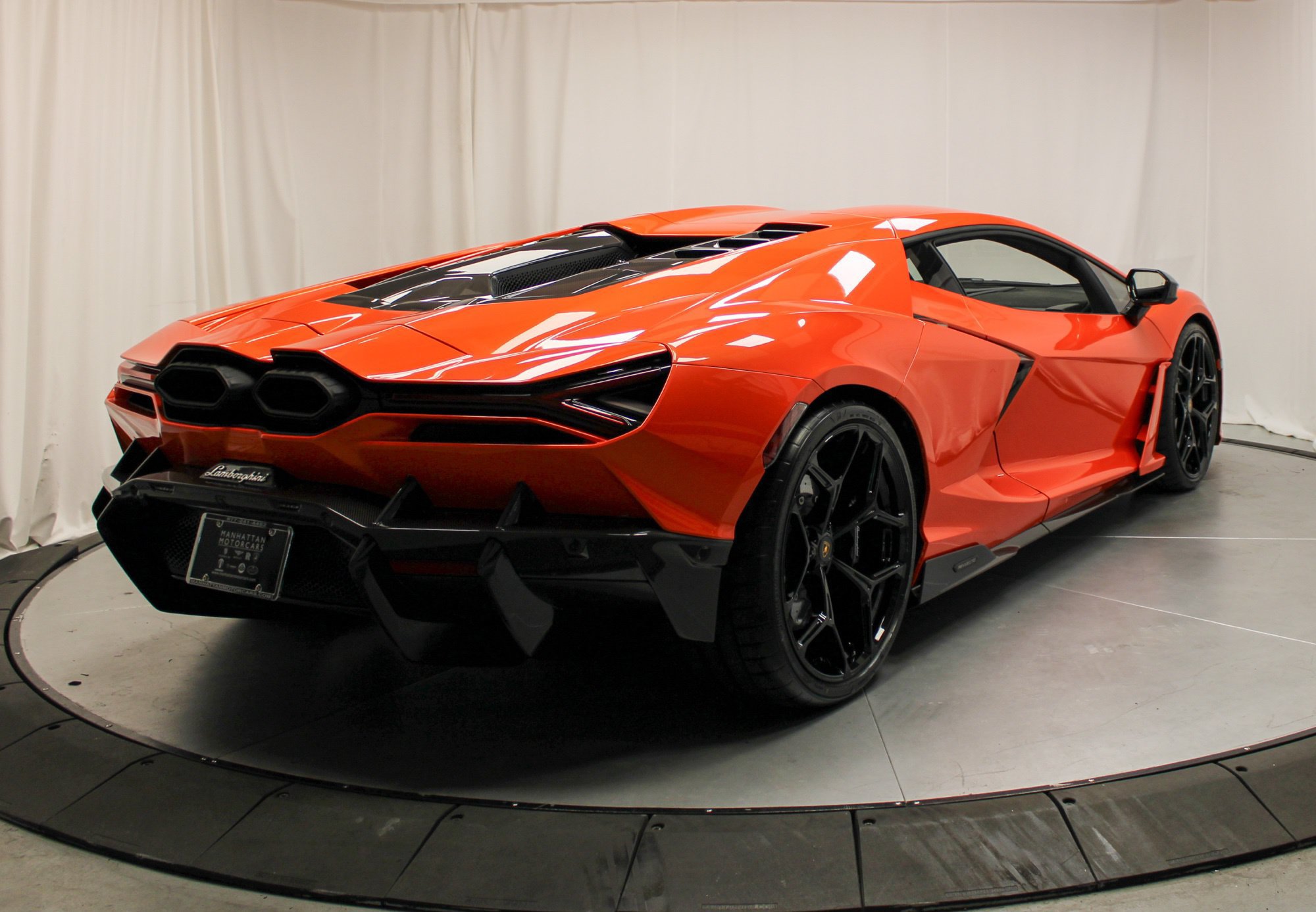 Used 2025 Lamborghini Revuelto AWD/4WD image 5