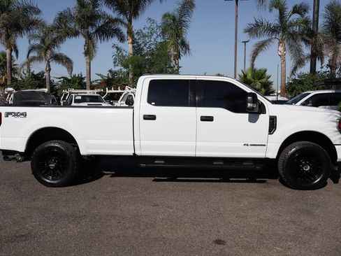 Used 2022 Ford F250 XLT w/ Black Appearance Package image 9