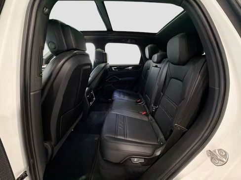 Used 2023 Porsche Cayenne Platinum Edition AWD/4WD image 20