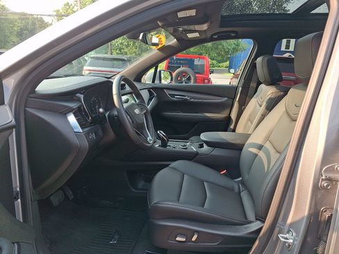 Used 2024 Cadillac XT6 Luxury AWD/4WD image 14