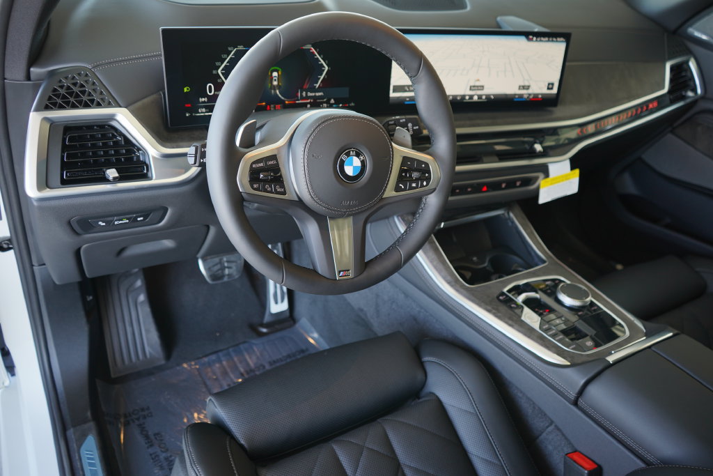 Used 2026 BMW X5 sDrive40i w/ M Sport Package RWD image 13