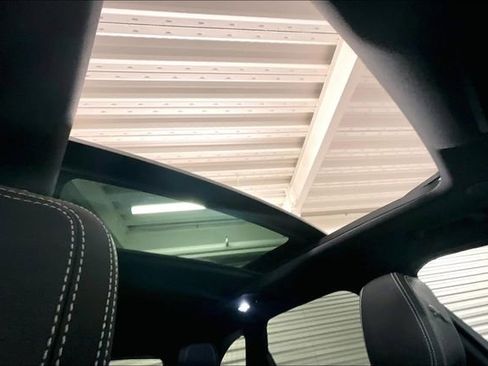 Used 2025 Jaguar F-PACE R-Dynamic S image 30