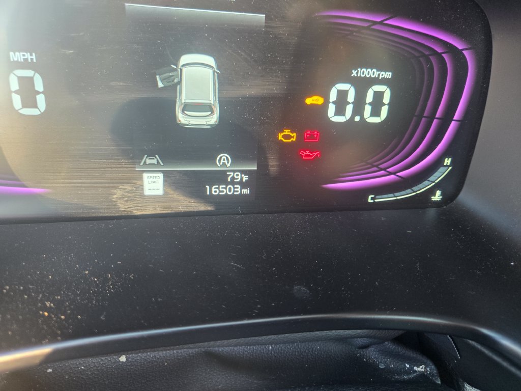 Used 2025 Kia Soul LX w/ LX Technology Package FWD image 11