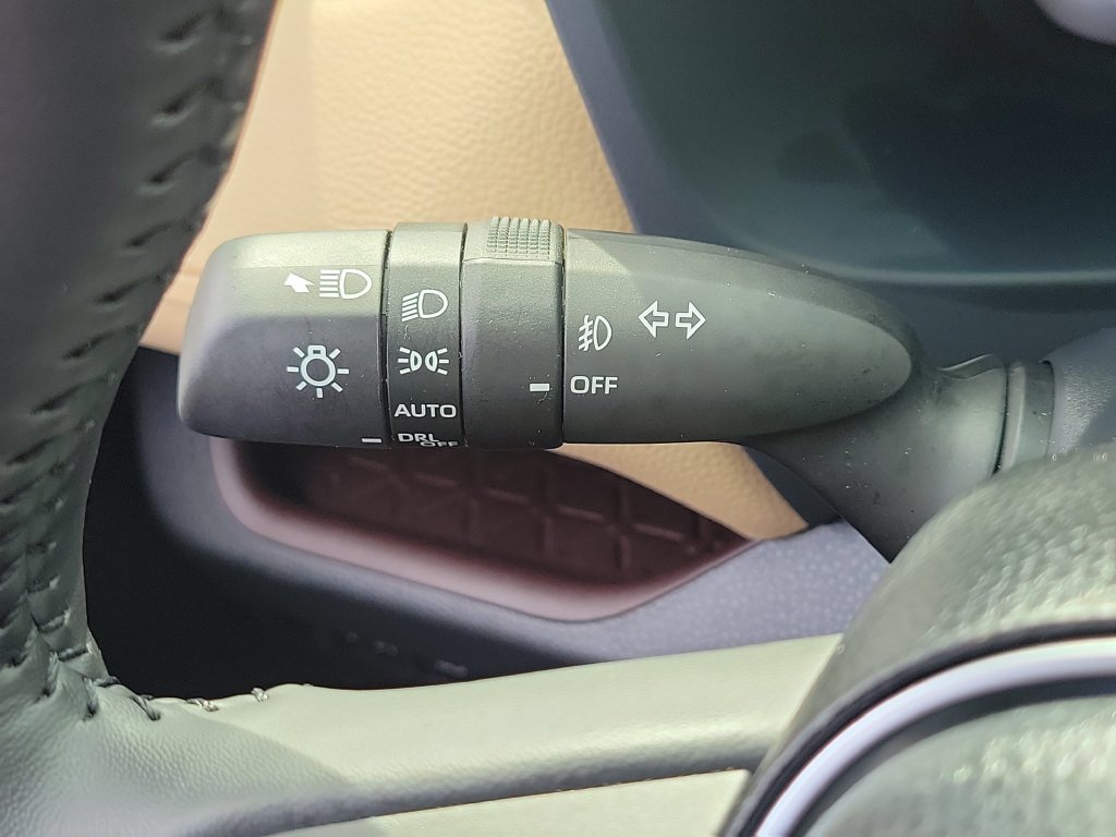Used 2025 Toyota RAV4 Limited w/ Advanced Technology Package AWD/4WD image 11