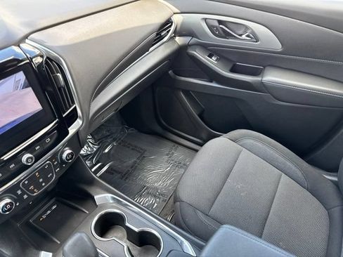 Used 2023 Chevrolet Traverse LT AWD/4WD image 47