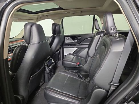 Used 2020 Lincoln Aviator Reserve w/ Equipment Group 201A image 15