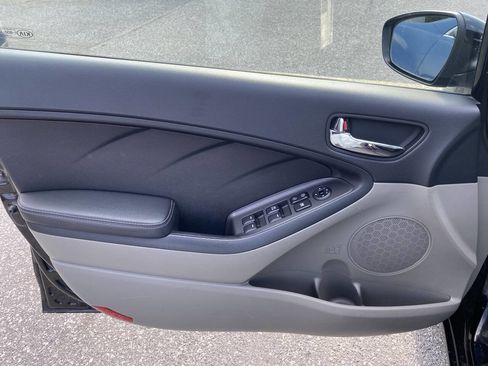 Used 2015 Kia Forte LX FWD image 10