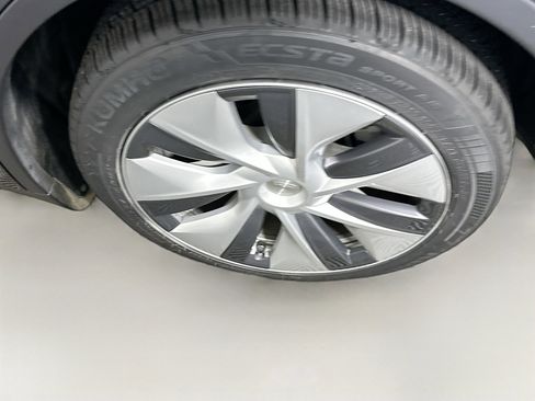 Used 2023 Tesla Model Y Long Range AWD/4WD image 11