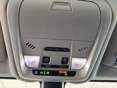 Used 2018 Chevrolet Equinox LT w/ Sun & Infotainment Package AWD/4WD image 17