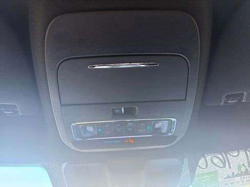 Used 2022 Ford F150 Lariat w/ Equipment Group 502A High AWD/4WD image 24