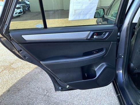 Used 2017 Subaru Outback 2.5i Premium w/ Popular Package #2 image 21