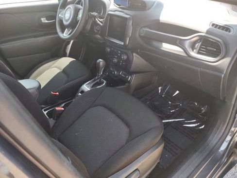 Used 2023 Jeep Renegade Latitude AWD/4WD image 23