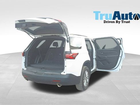 Used 2023 Chevrolet Traverse LT FWD image 13