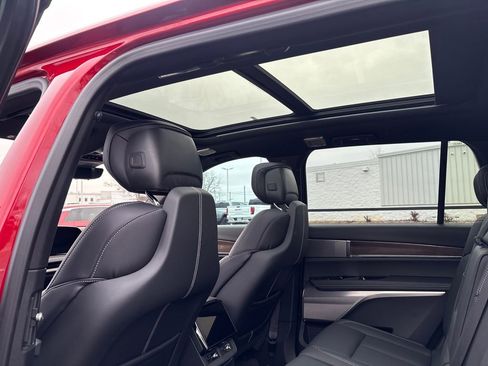 New 2026 Cadillac Vistiq Luxury image 37