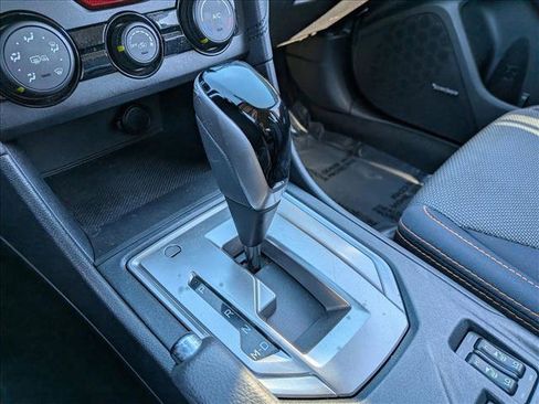 Used 2018 Subaru Crosstrek 2.0i Premium image 11