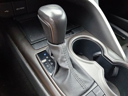 Used 2024 Toyota Camry SE FWD image 14