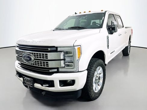 Used 2019 Ford F250 Platinum w/ Platinum Ultimate Package AWD/4WD image 3