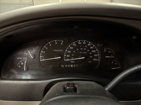 Used 2001 Ford Explorer XLT image 9