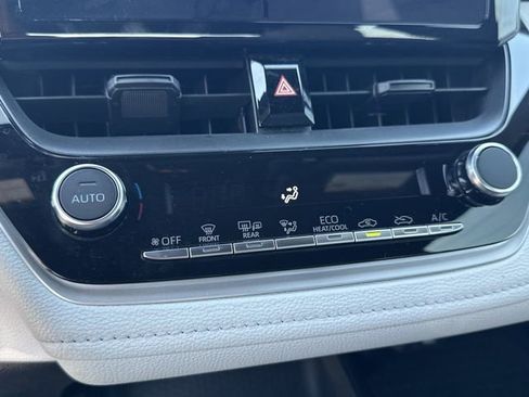 Certified 2025 Toyota Corolla SE image 16