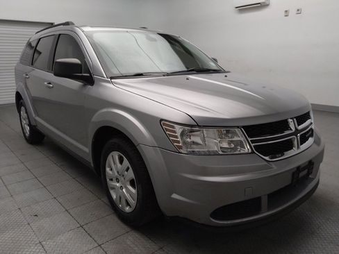 Used 2020 Dodge Journey SE FWD image 13