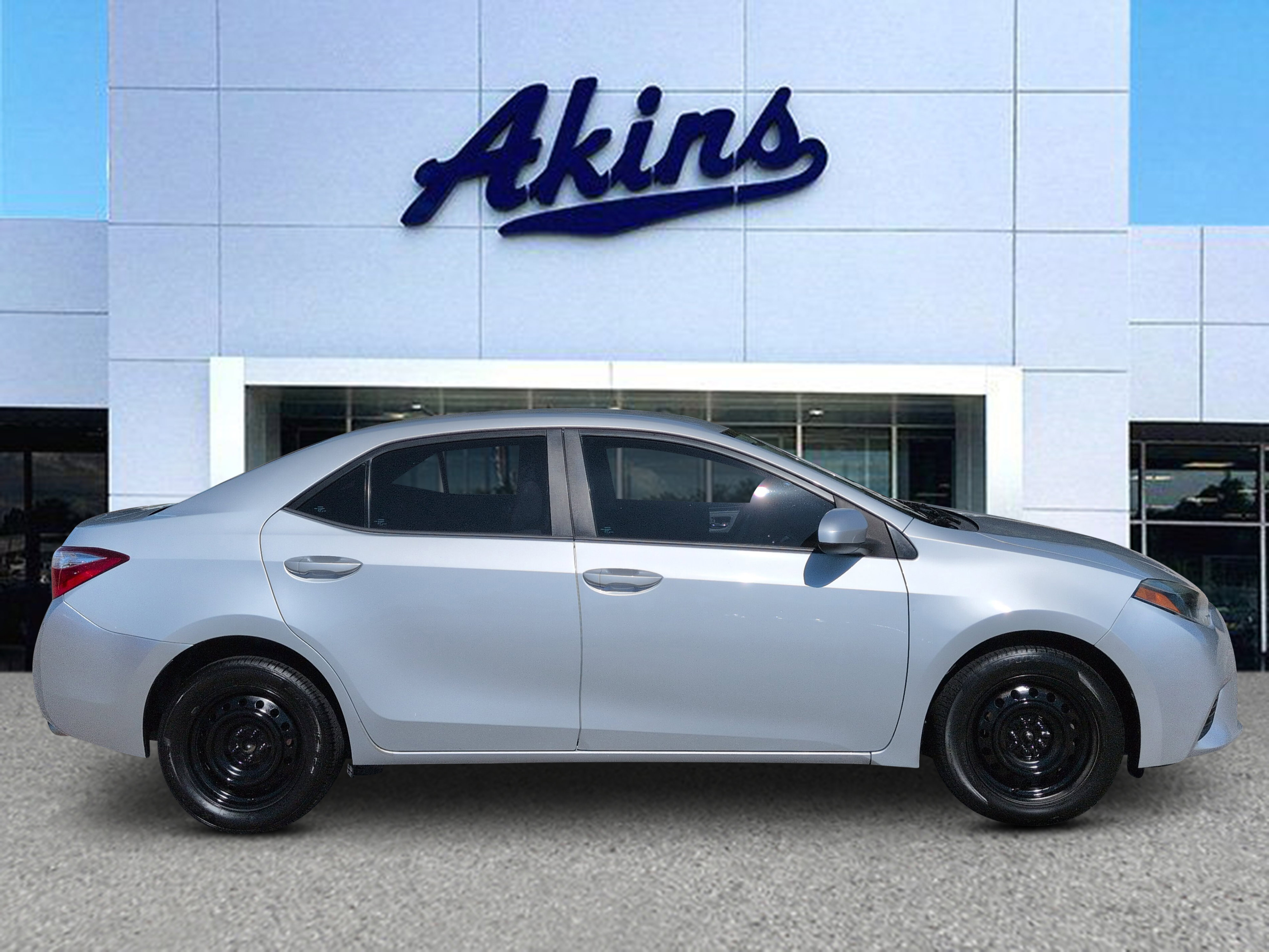 Used 2016 Toyota Corolla LE FWD image 1