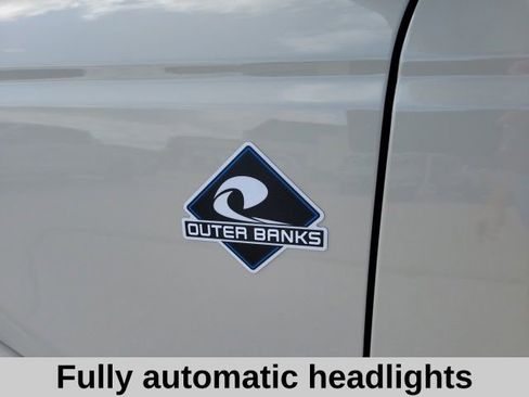 New 2025 Ford Bronco Outer Banks image 7