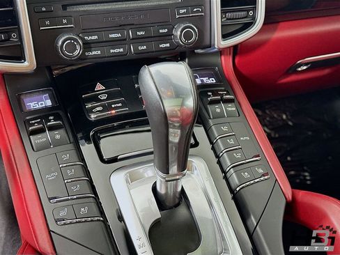 Used 2017 Porsche Cayenne S image 13