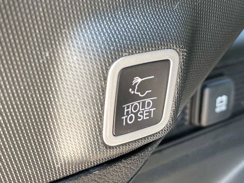 Certified 2023 Jeep Grand Cherokee Altitude AWD/4WD image 6