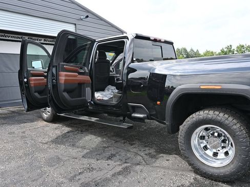 Used 2026 GMC Sierra 3500 Denali Ultimate AWD/4WD image 35