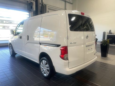 Used 2020 Nissan NV200 SV w/ Back Door Glass Package image 23