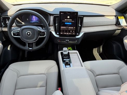 New 2026 Volvo XC90 B5 Core AWD/4WD image 9