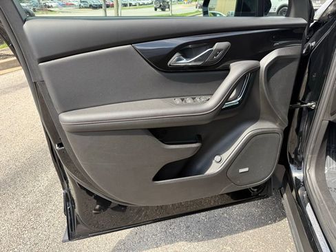 Used 2025 Chevrolet Blazer RS FWD image 16
